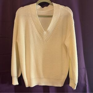 NWOT V-Neck Knit Oversized Sweater